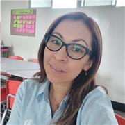 Profesora de ingles quien ha trabajado en su mayoría con estudiantes de primaria